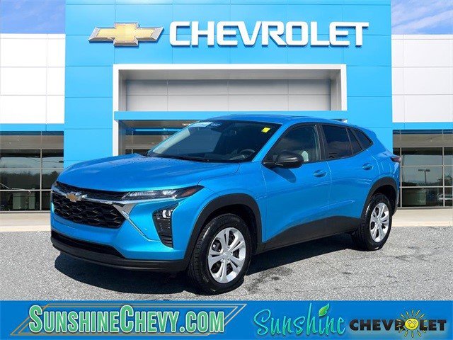 Certified 2025 Chevrolet Trax LS image 1
