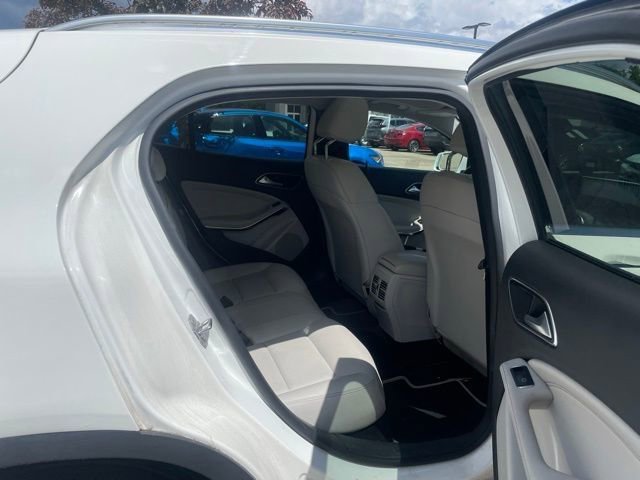 Used 2020 Mercedes-Benz GLA 250 4MATIC image 11