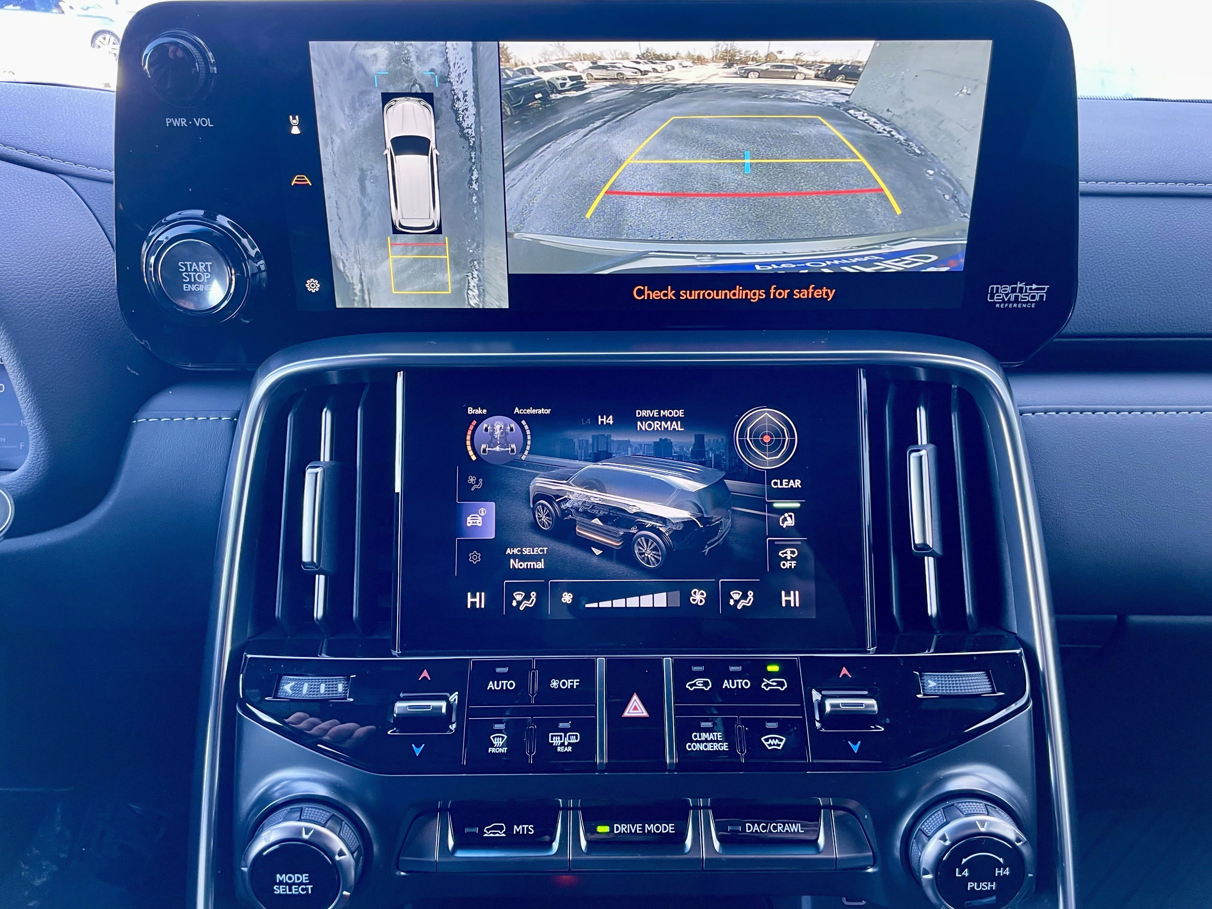 Used 2025 Lexus LX 600 4WD w/ Luxury Package image 28