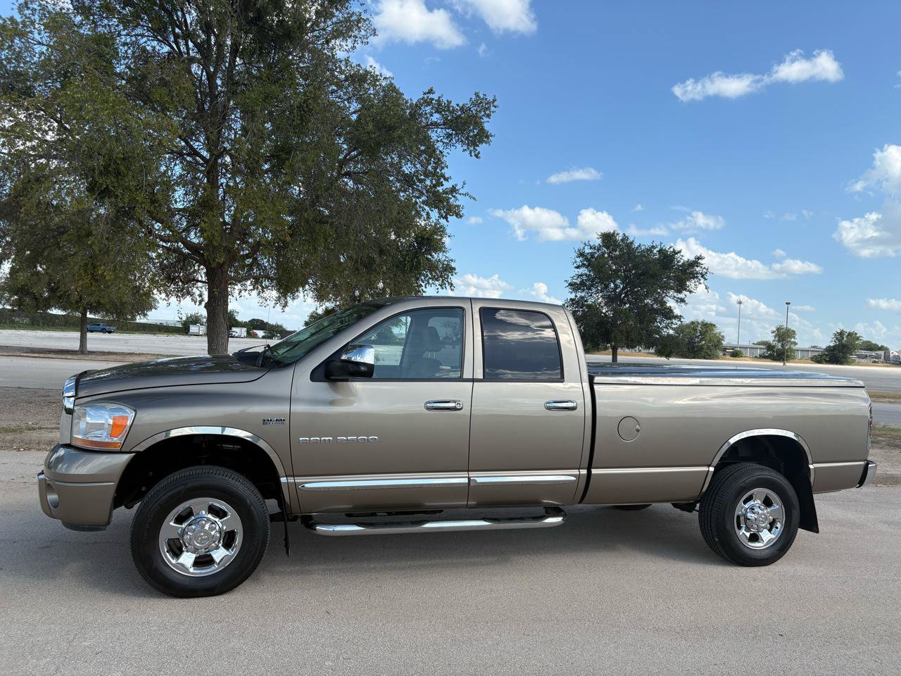 Used 2006 Dodge Ram 2500 Truck Laramie AWD/4WD image 9