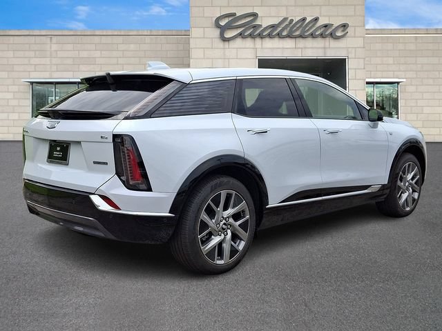New 2027 Cadillac Optiq Luxury w/ LPO, Floor Liner Package AWD/4WD image 3