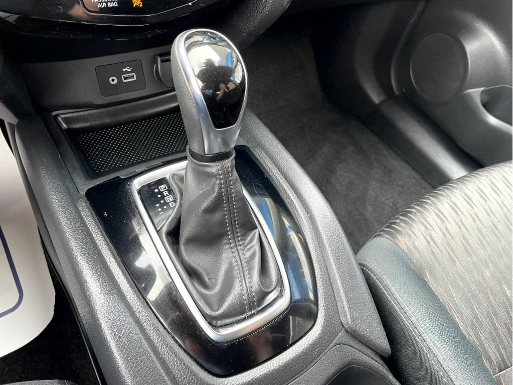 Used 2019 Nissan Rogue SV AWD/4WD image 18