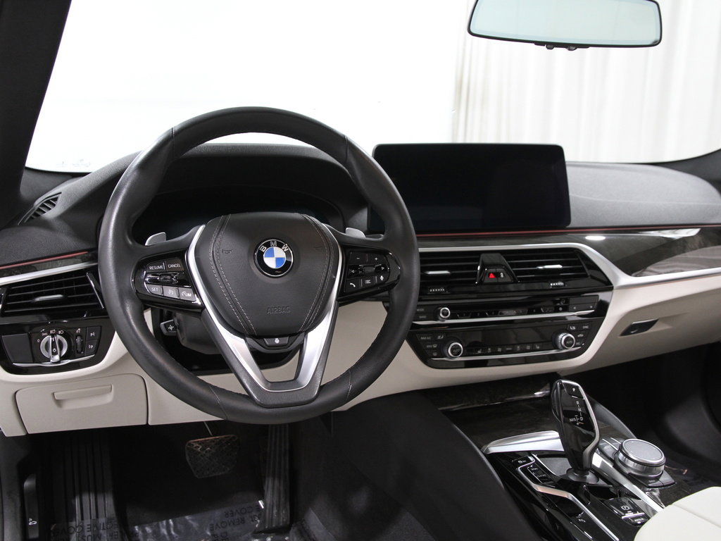 Certified 2022 BMW 530i xDrive w/ Convenience Package image 6
