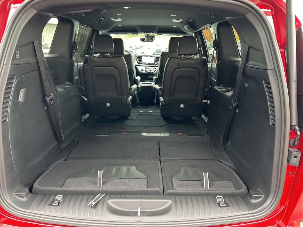 New 2026 Chrysler Pacifica Select image 36