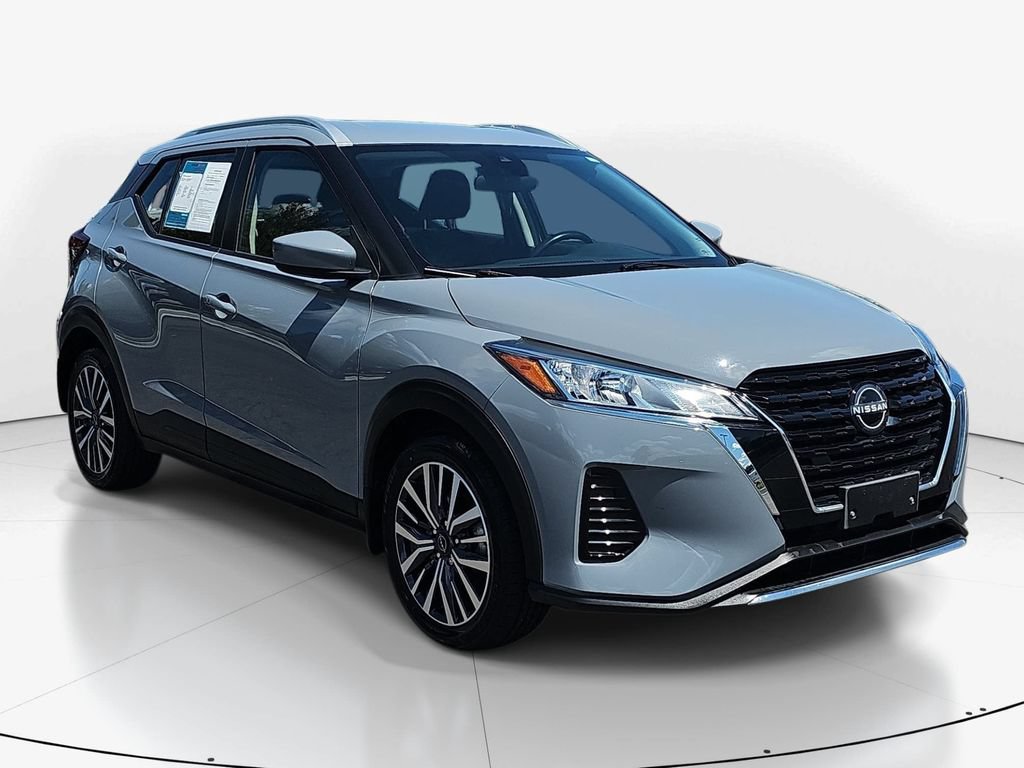 Used 2023 Nissan Kicks SV FWD image 3