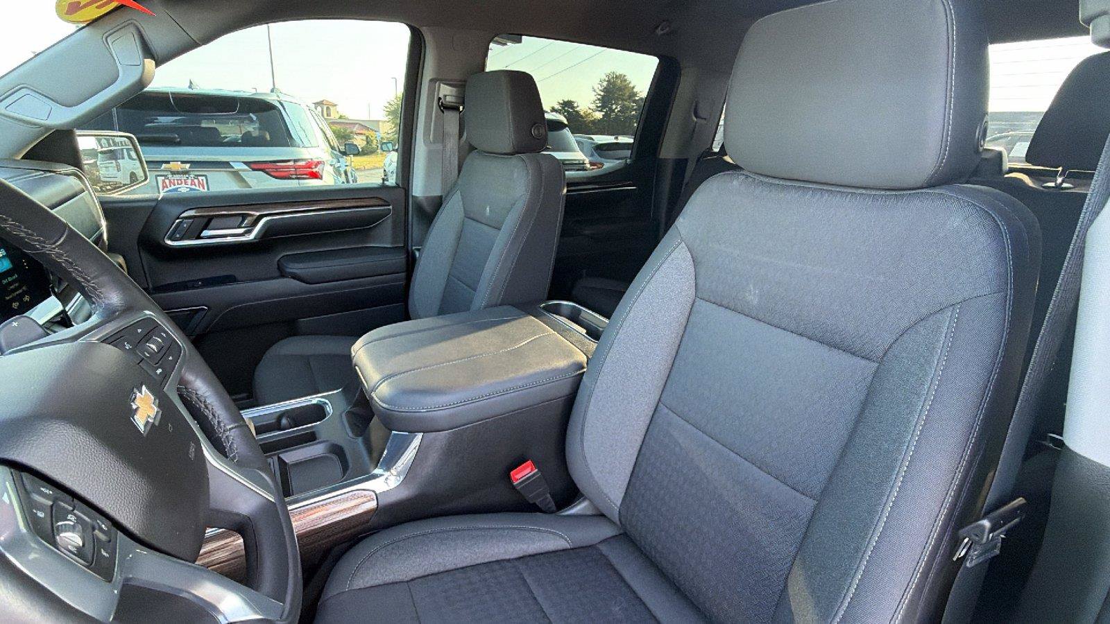 Used 2023 Chevrolet Silverado 1500 LT AWD/4WD image 14