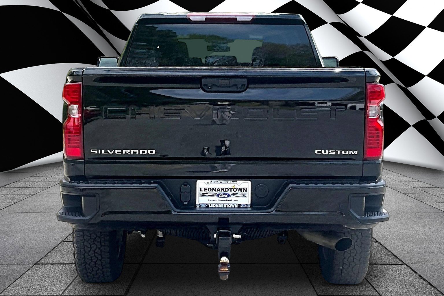 Used 2024 Chevrolet Silverado 2500 Custom w/ Custom Value Package AWD/4WD image 4