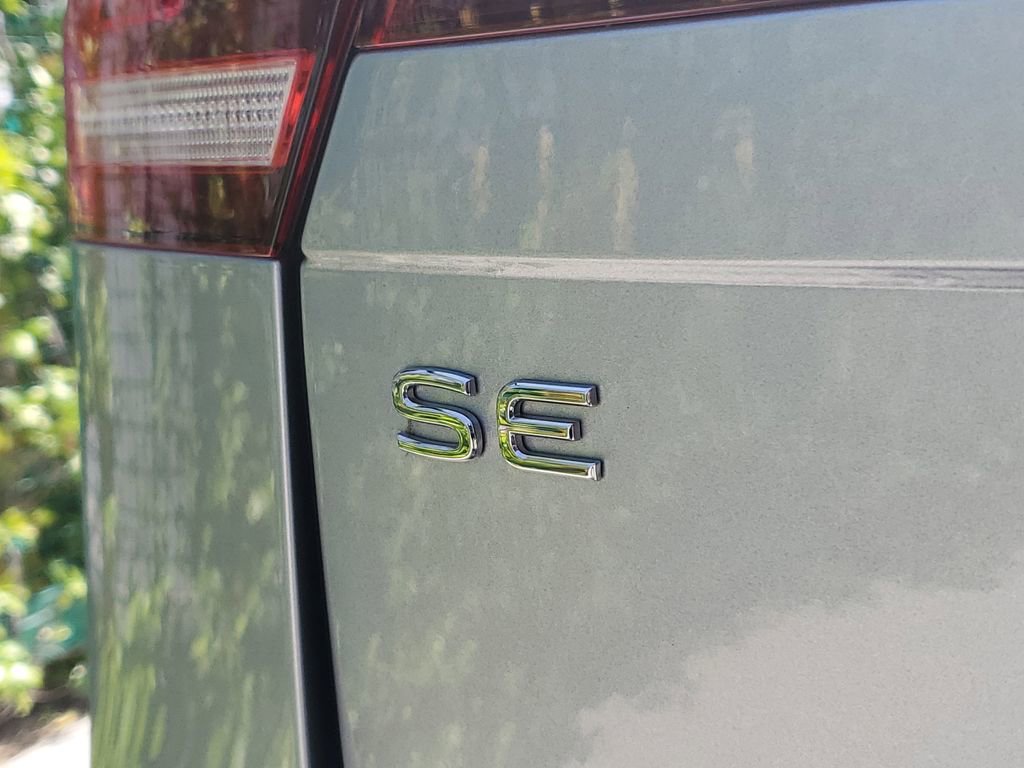 Used 2023 Volkswagen Tiguan SE R-Line image 7