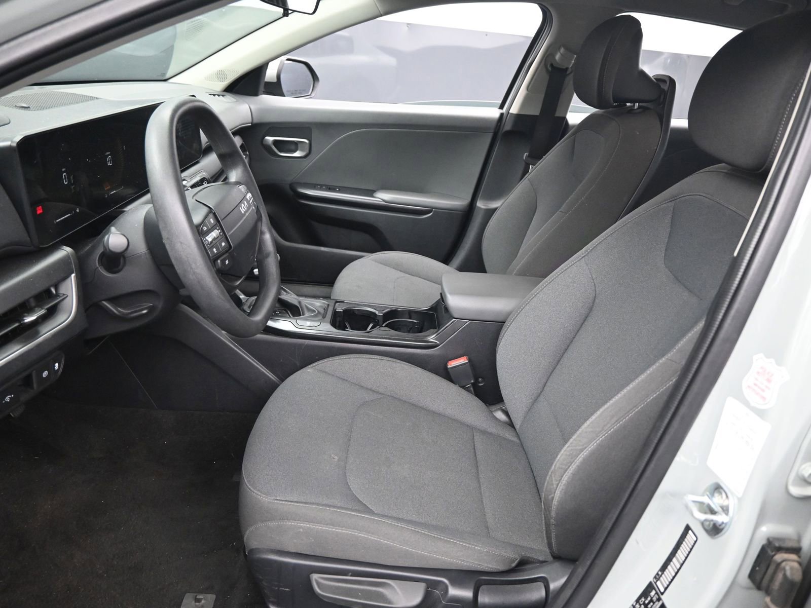 Used 2025 Kia K4 LXS FWD image 9