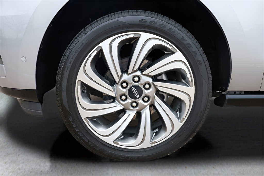 Used 2023 Lincoln Navigator Reserve image 28