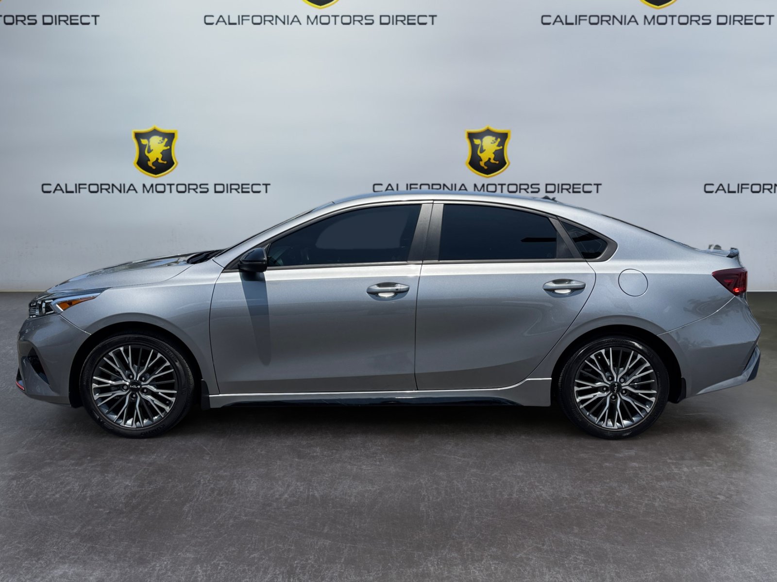 Used 2023 Kia Forte GT-Line FWD image 2