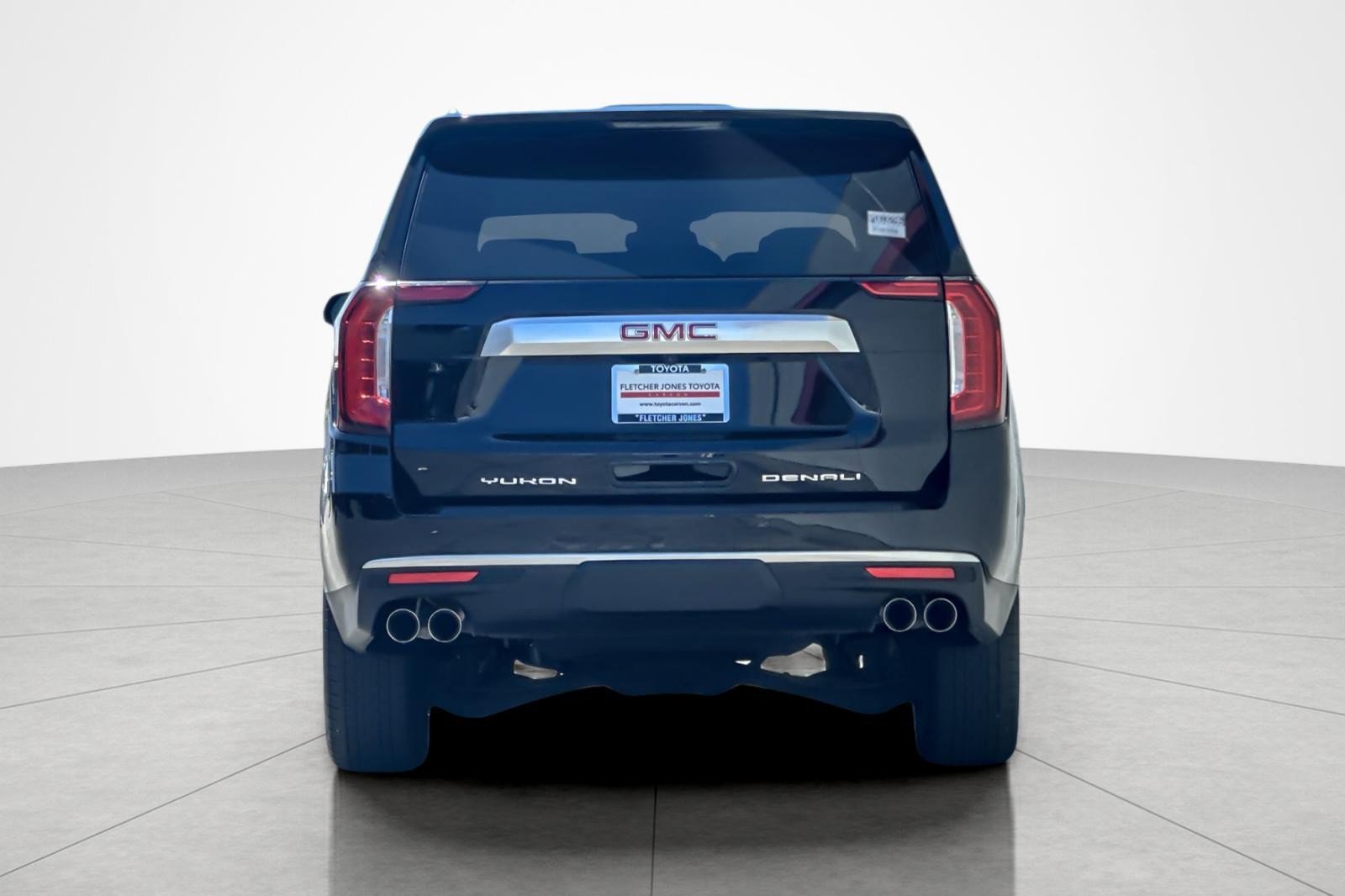 Used 2024 GMC Yukon XL Denali AWD/4WD image 4