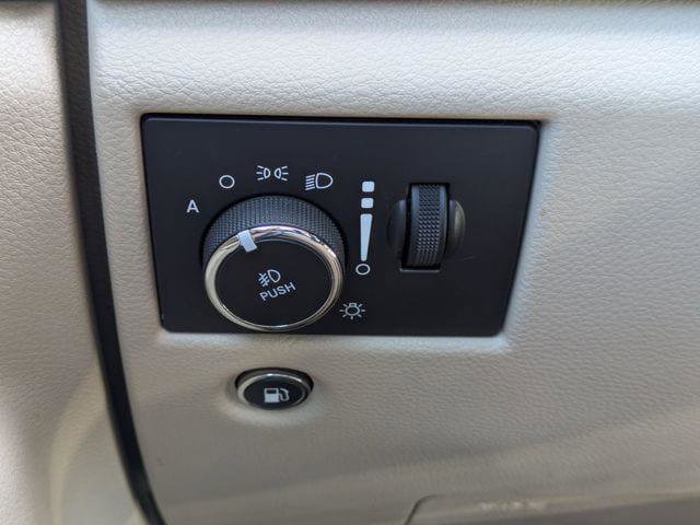 Certified 2020 Jeep Grand Cherokee Overland w/ Trailer Tow Group IV image 28