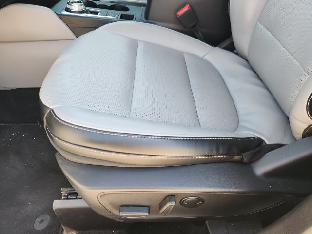 Used 2025 Ford Escape Platinum AWD/4WD image 23