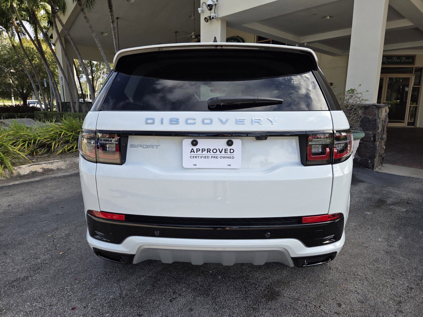 Used 2025 Land Rover Discovery Sport S image 6