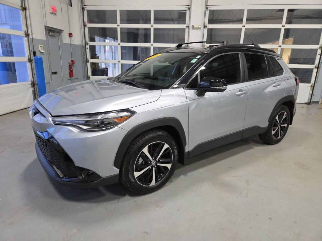 Used 2025 Toyota Corolla Cross AWD Hybrid w/ Convenience Package image 3