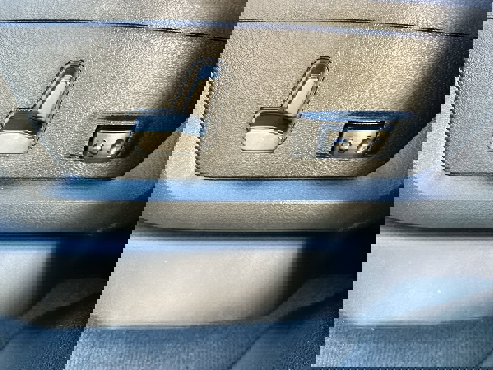 Used 2024 RAM 2500 Limited image 12