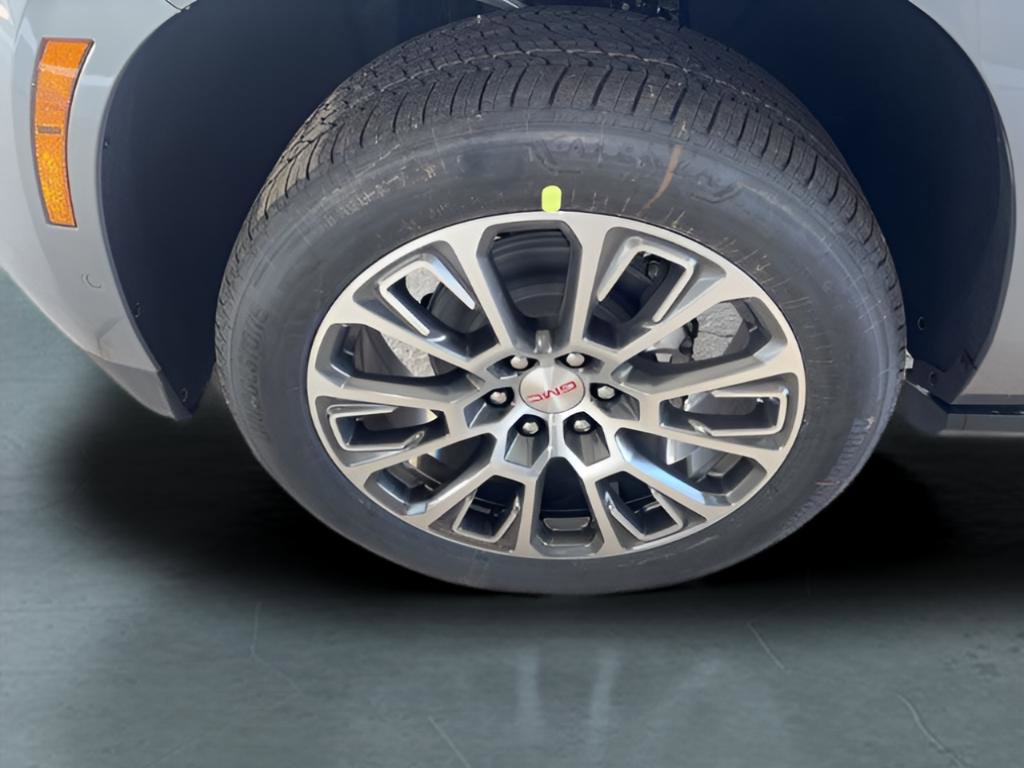 New 2026 GMC Yukon Denali image 7