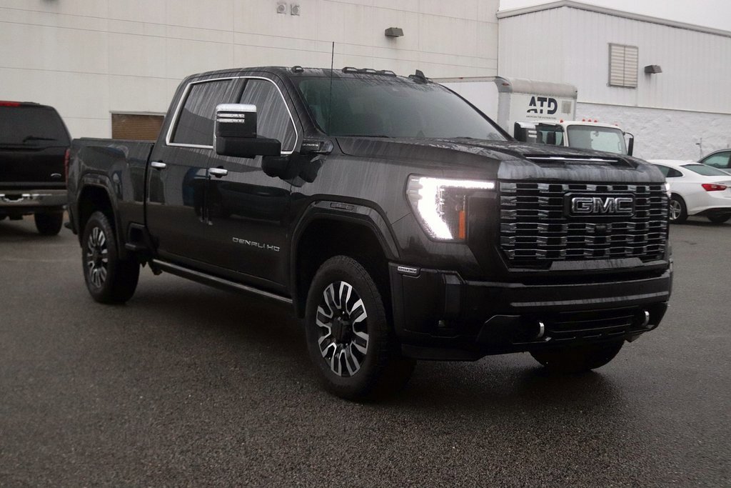 Used 2024 GMC Sierra 2500 Denali Ultimate image 3