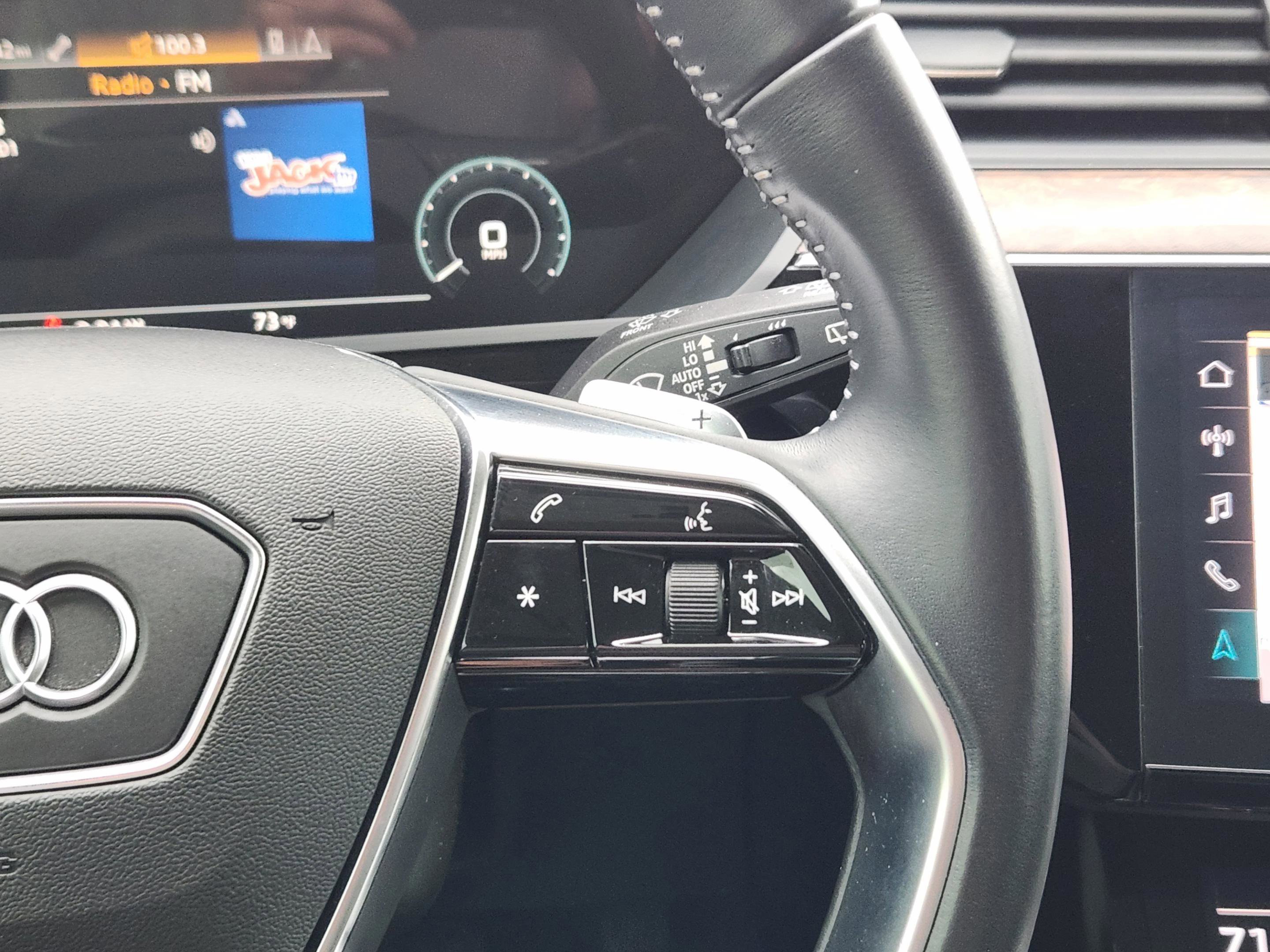 Used 2019 Audi e-tron Prestige w/ Prestige Package image 25