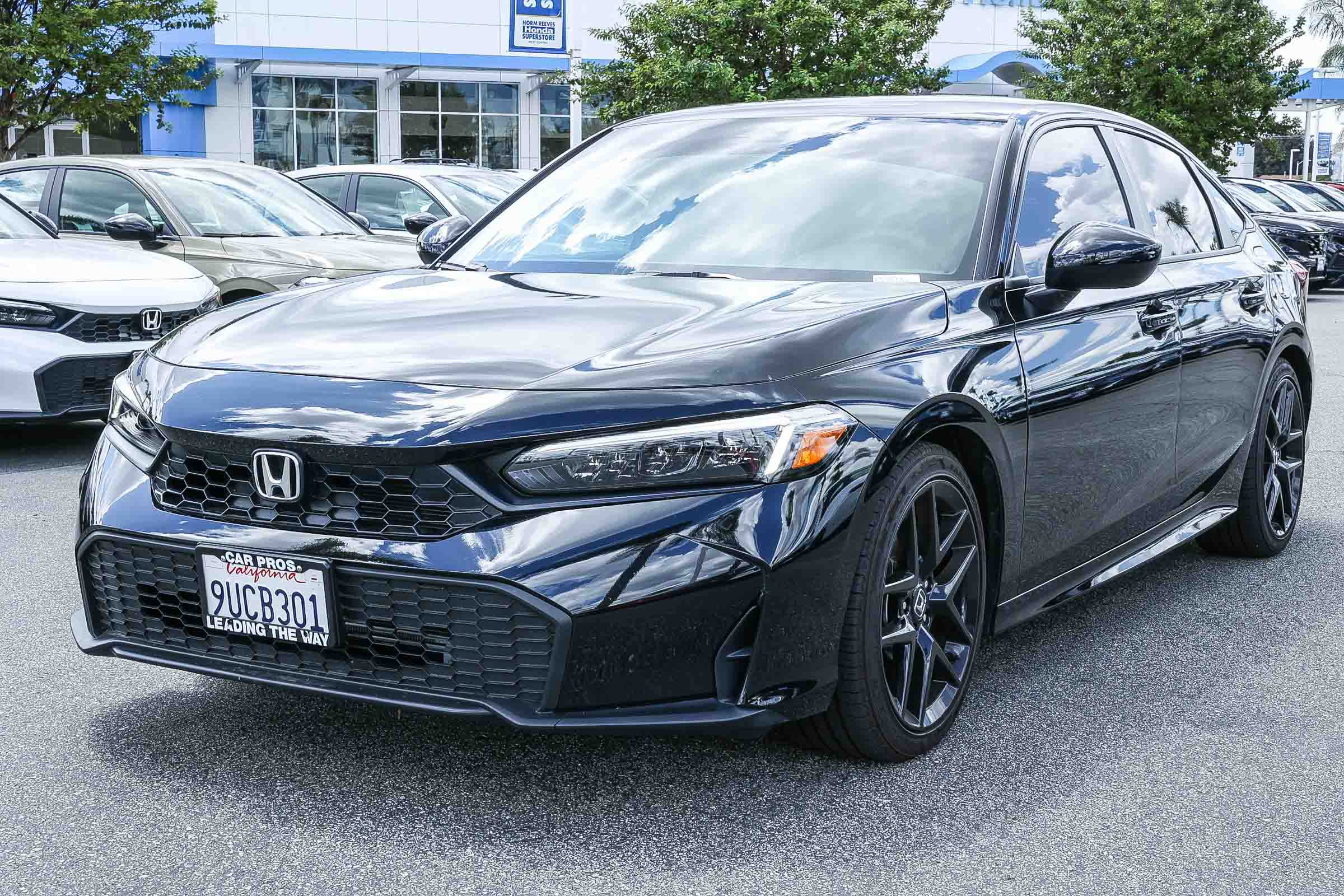 Used 2025 Honda Civic Sport image 3
