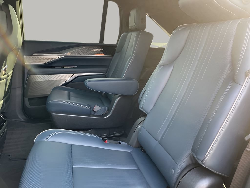 New 2025 Cadillac Escalade IQ Sport 2 AWD/4WD image 17