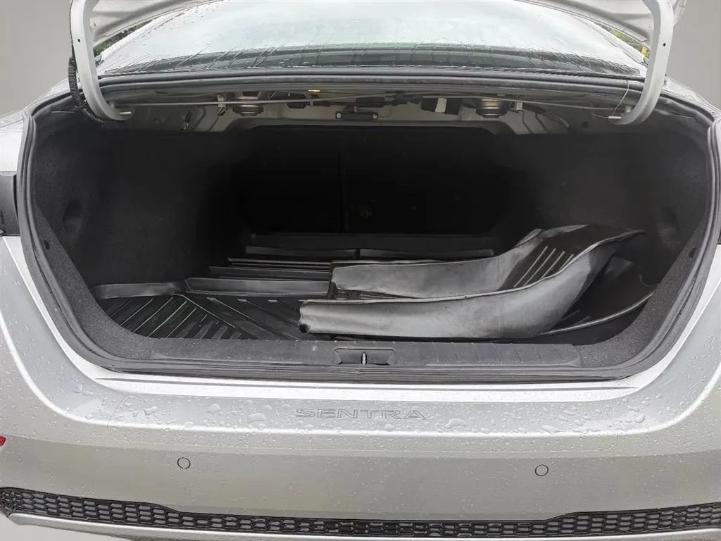 Used 2023 Nissan Sentra S FWD image 30