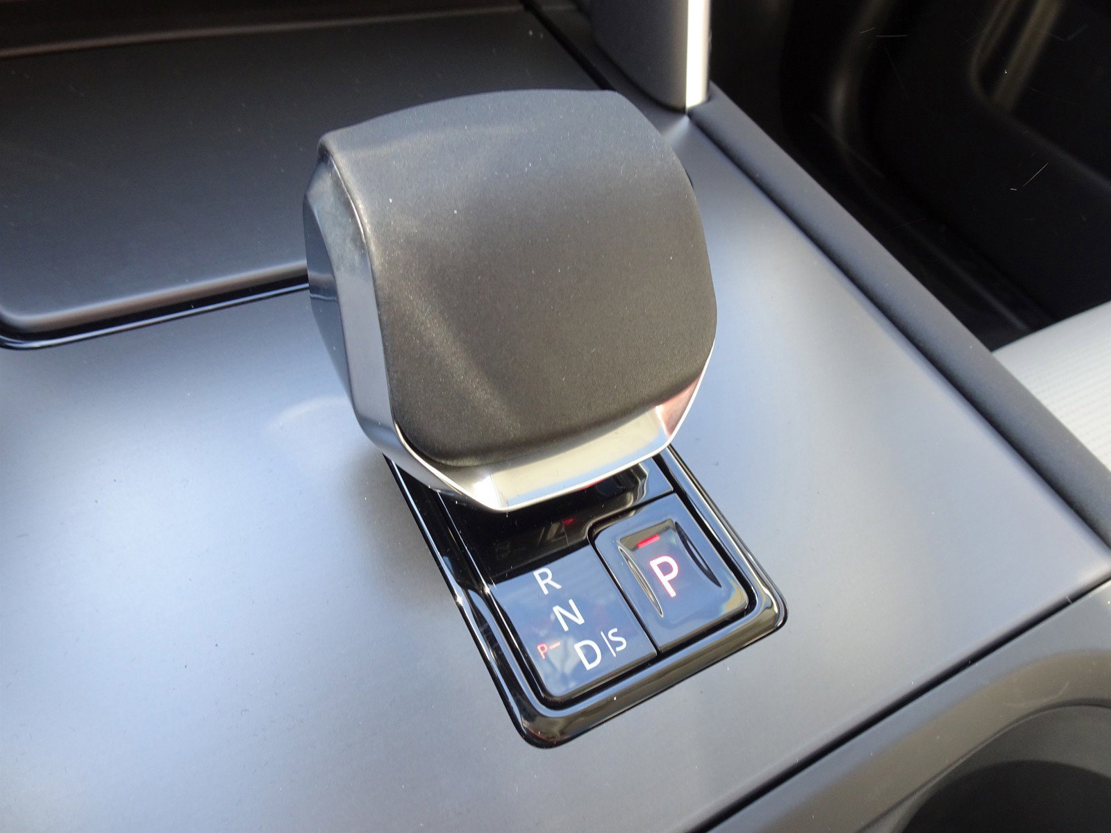 New 2025 Land Rover Discovery Sport S image 26