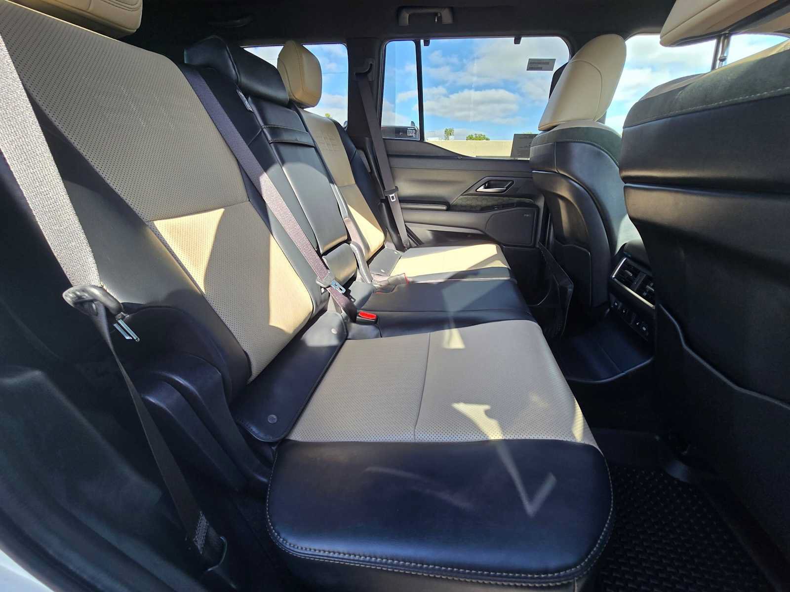 New 2026 Lexus GX 550 AWD/4WD image 12
