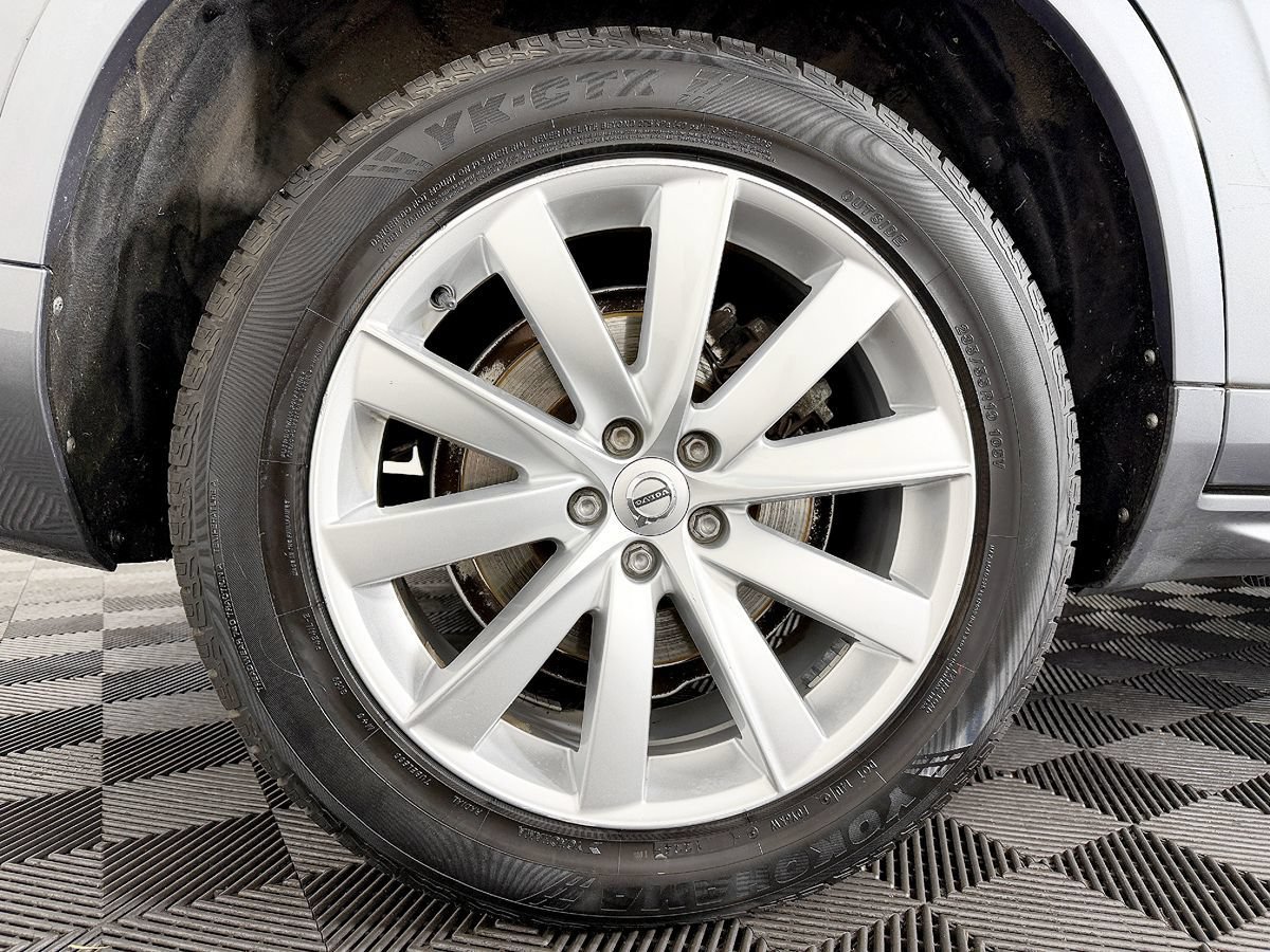 Used 2016 Volvo XC90 T6 Momentum w/ Vision Package AWD/4WD image 26