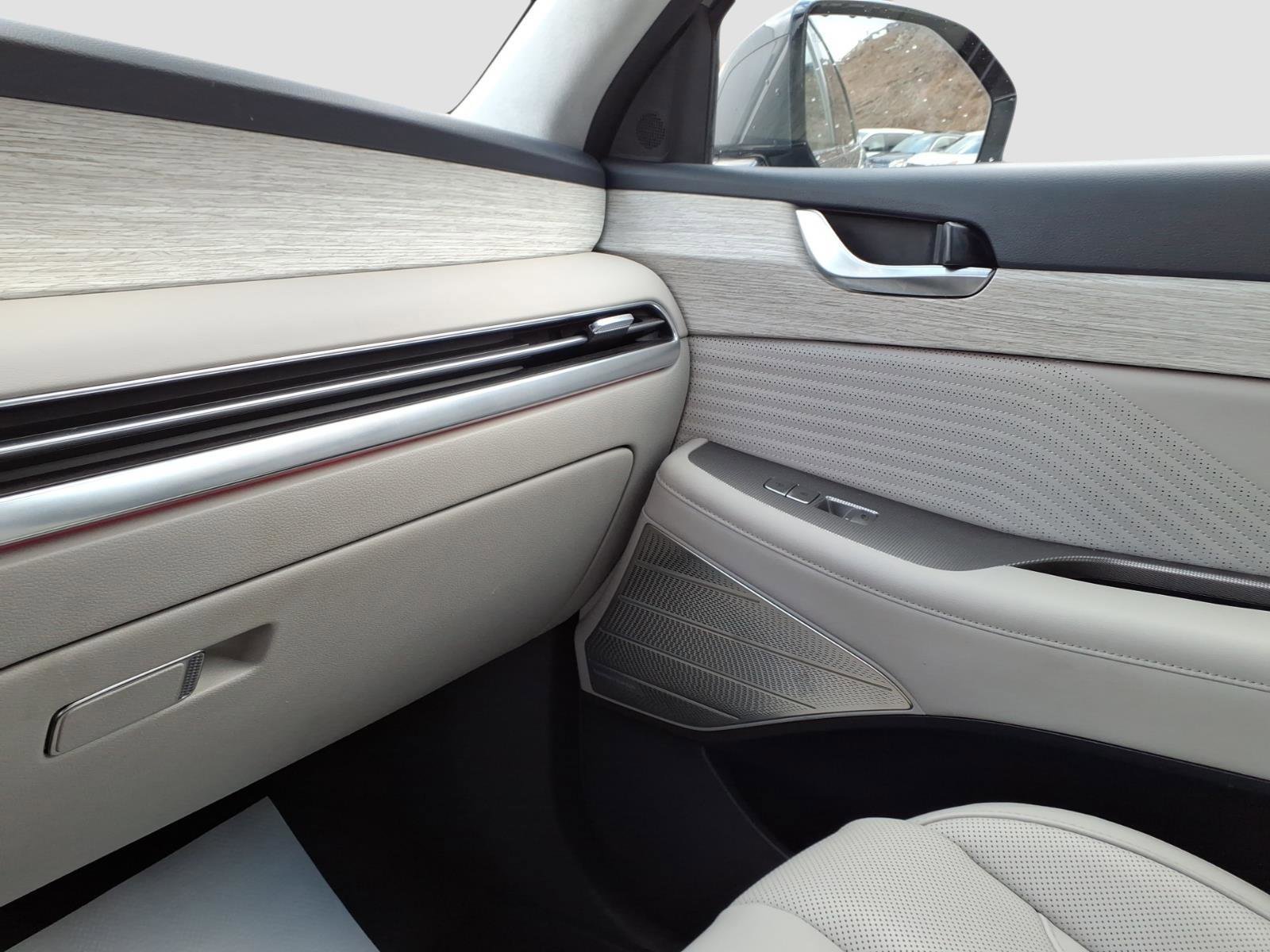 Used 2023 Hyundai Palisade Calligraphy w/ Cargo Package image 23