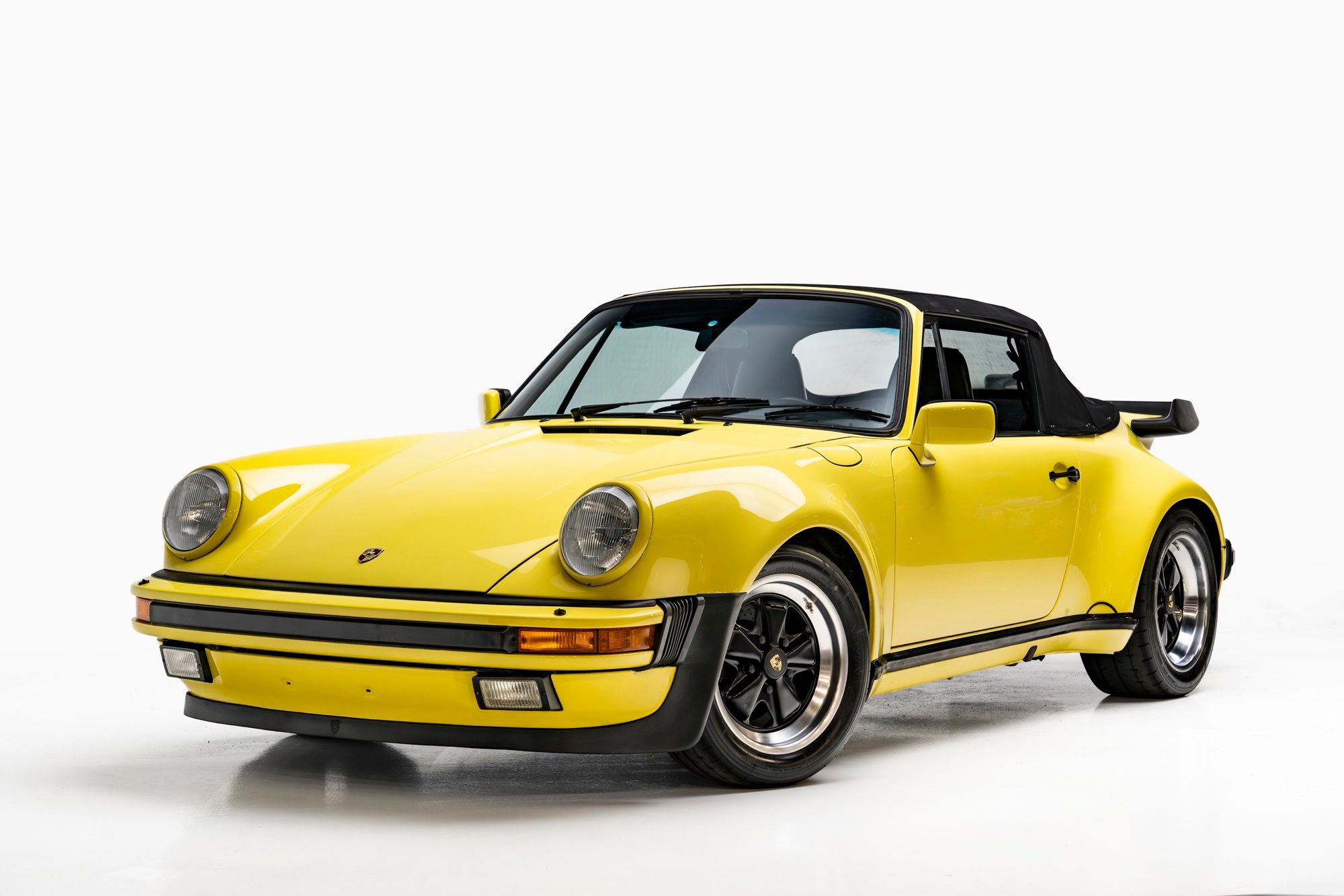 Used 1988 Porsche 911 Carrera RWD image 4