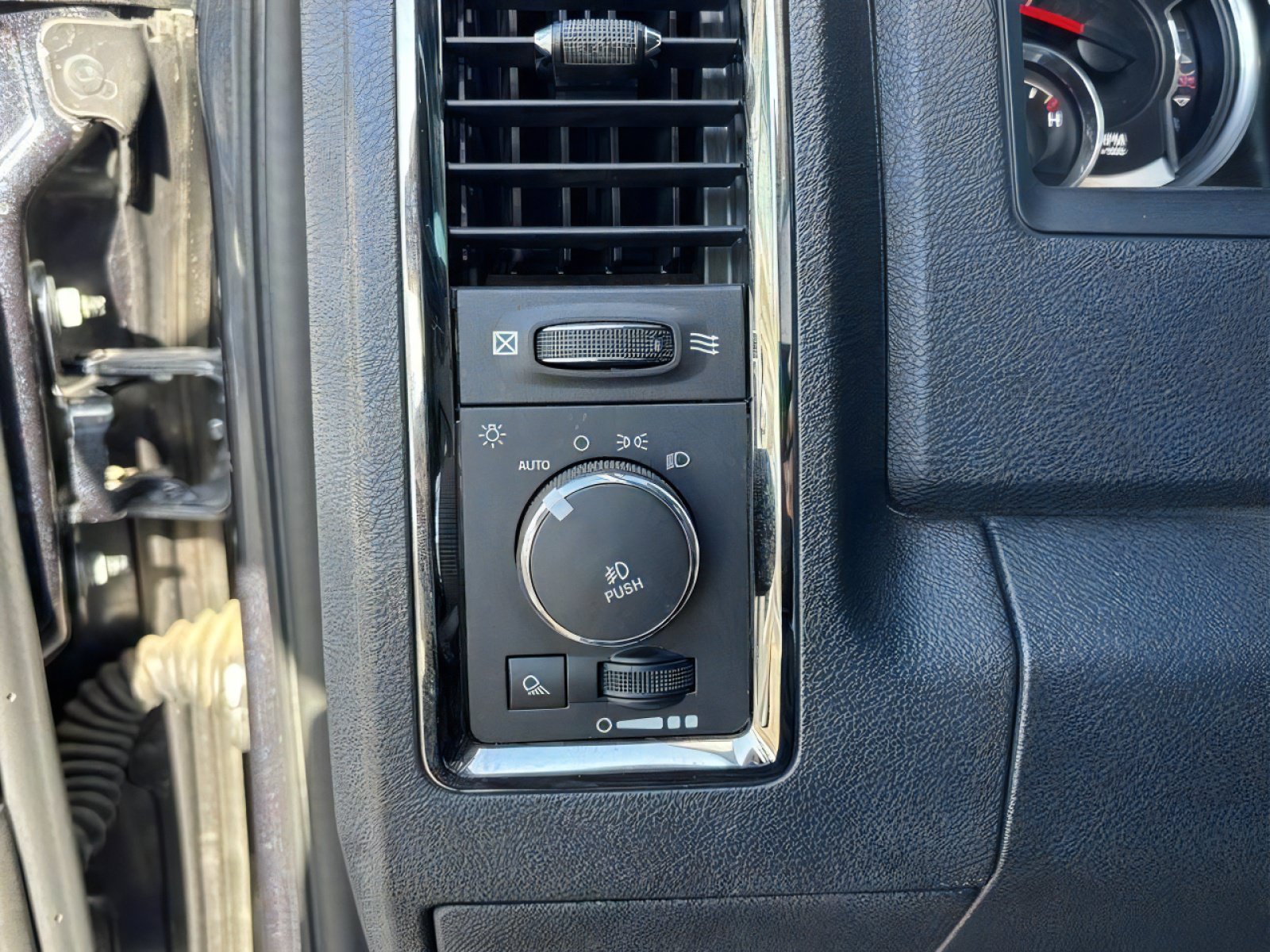 Used 2016 RAM 1500 Sport AWD/4WD image 26