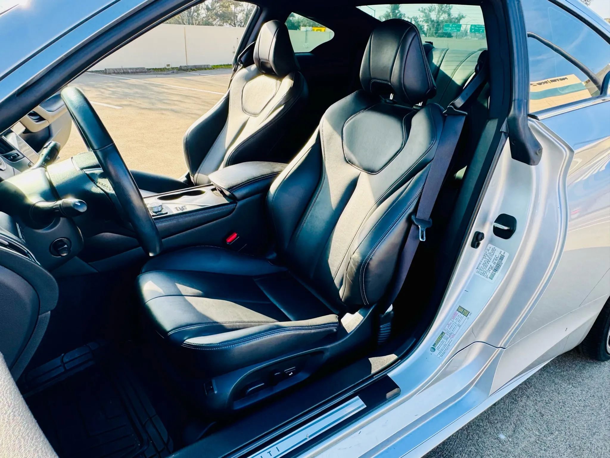 Used 2017 INFINITI Q60 3.0t w/ Premium Plus Package 3.0T image 22