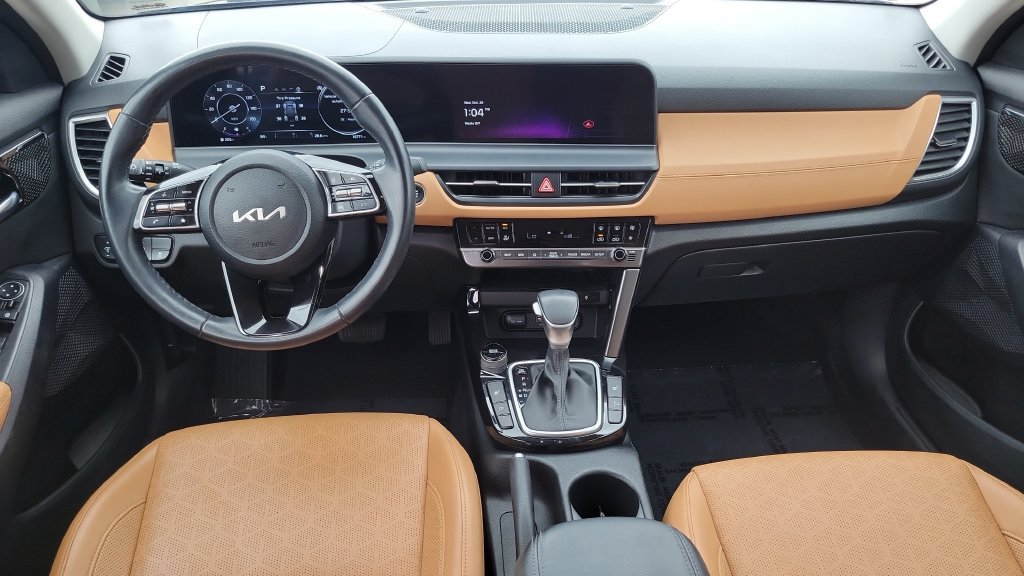 Used 2024 Kia Seltos EX FWD image 11