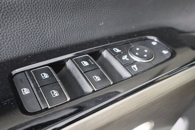 Used 2022 Nissan Pathfinder Platinum w/ Cargo Package FWD image 21