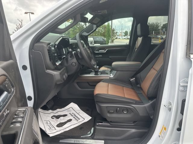 New 2026 Chevrolet Silverado 1500 High Country w/ Z71 Off-Road Package AWD/4WD image 16