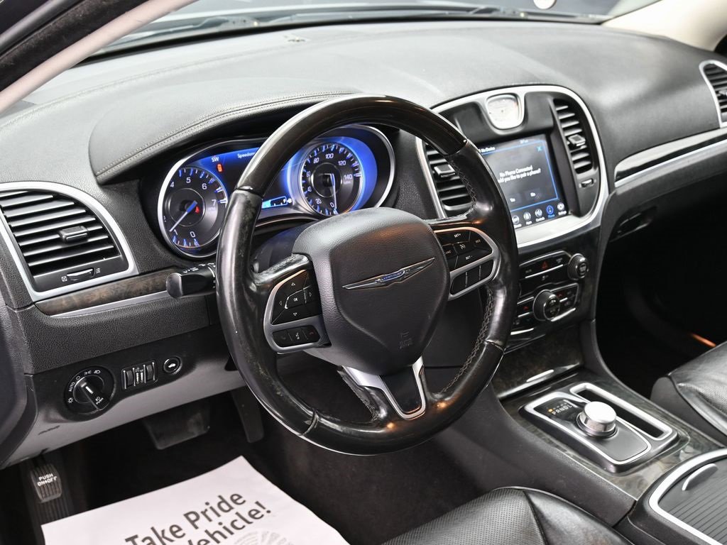 Used 2019 Chrysler 300 Limited image 17