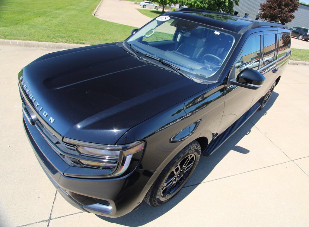 Used 2025 Ford Expedition Max Active AWD/4WD image 20