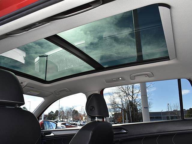 Used 2022 Volkswagen Tiguan SE image 17