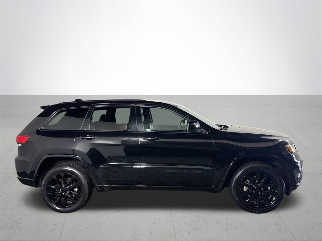 Used 2020 Jeep Grand Cherokee Altitude image 5