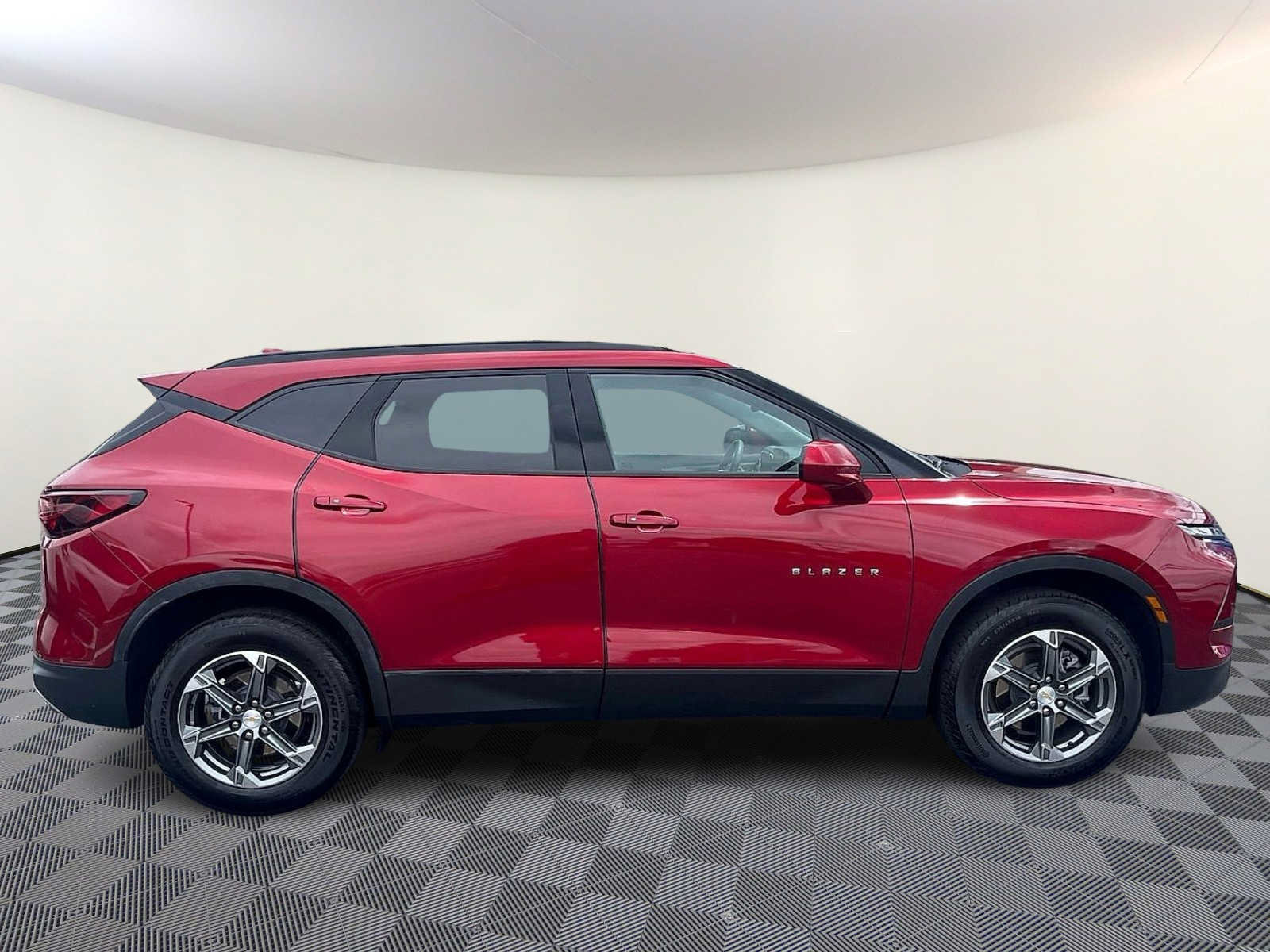 Used 2024 Chevrolet Blazer LT w/ Convenience Package FWD image 7