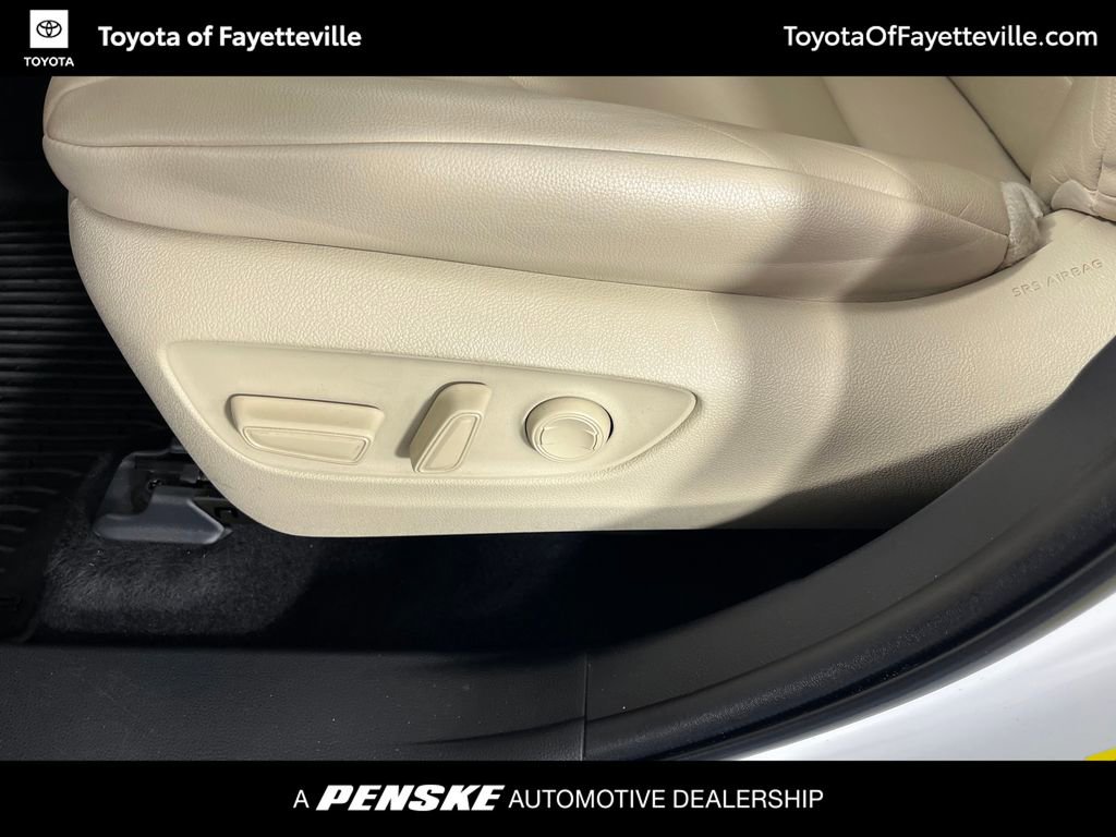 Used 2022 Toyota Highlander XLE FWD image 28