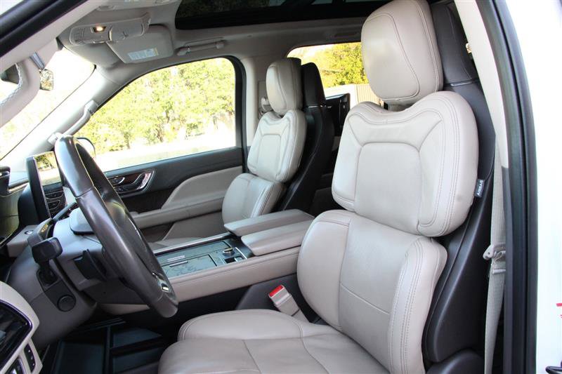Used 2022 Lincoln Navigator L Reserve AWD/4WD image 11