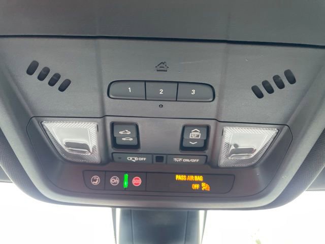 Used 2023 Chevrolet Blazer Premier image 33