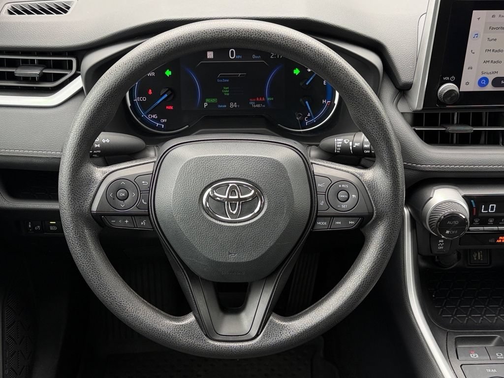 Used 2025 Toyota RAV4 XLE AWD/4WD image 18