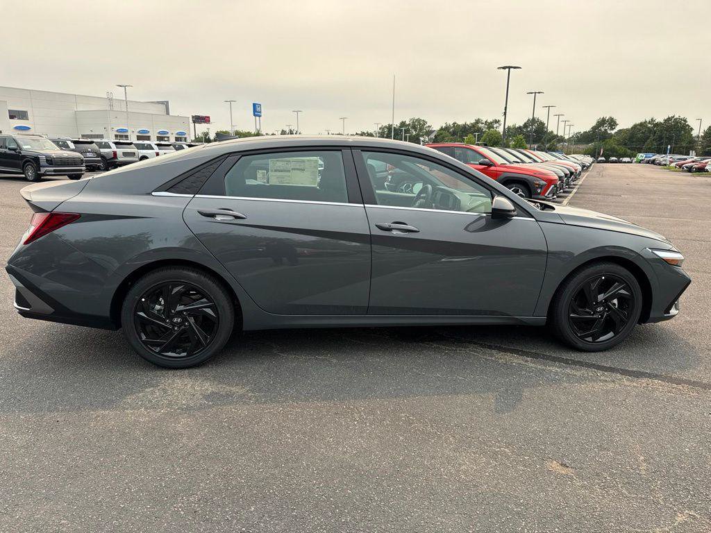 New 2026 Hyundai Elantra SEL Sport Premium FWD image 6