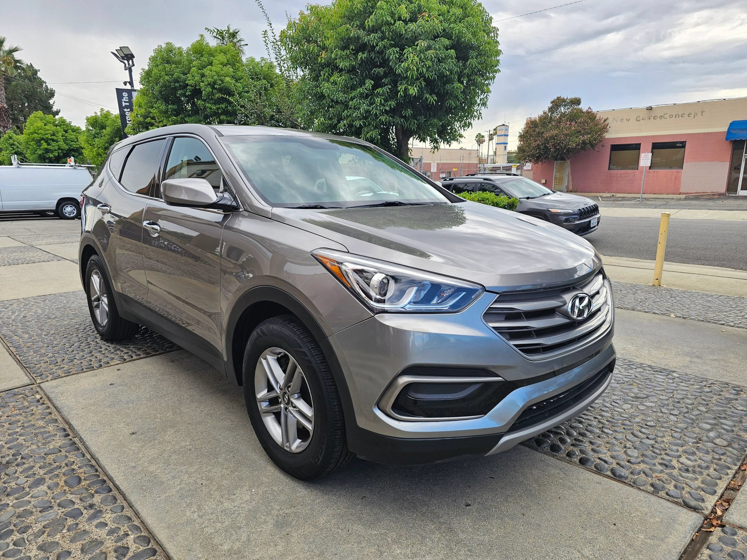 Used 2017 Hyundai Santa Fe Sport AWD/4WD image 3