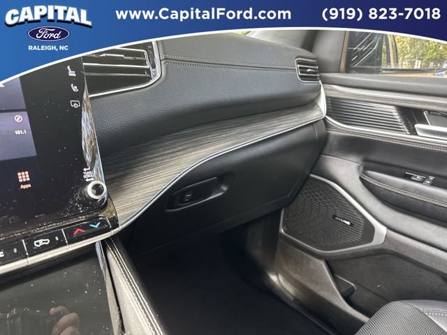 Used 2024 Jeep Wagoneer L Series II w/ Flexible Seating Group image 26