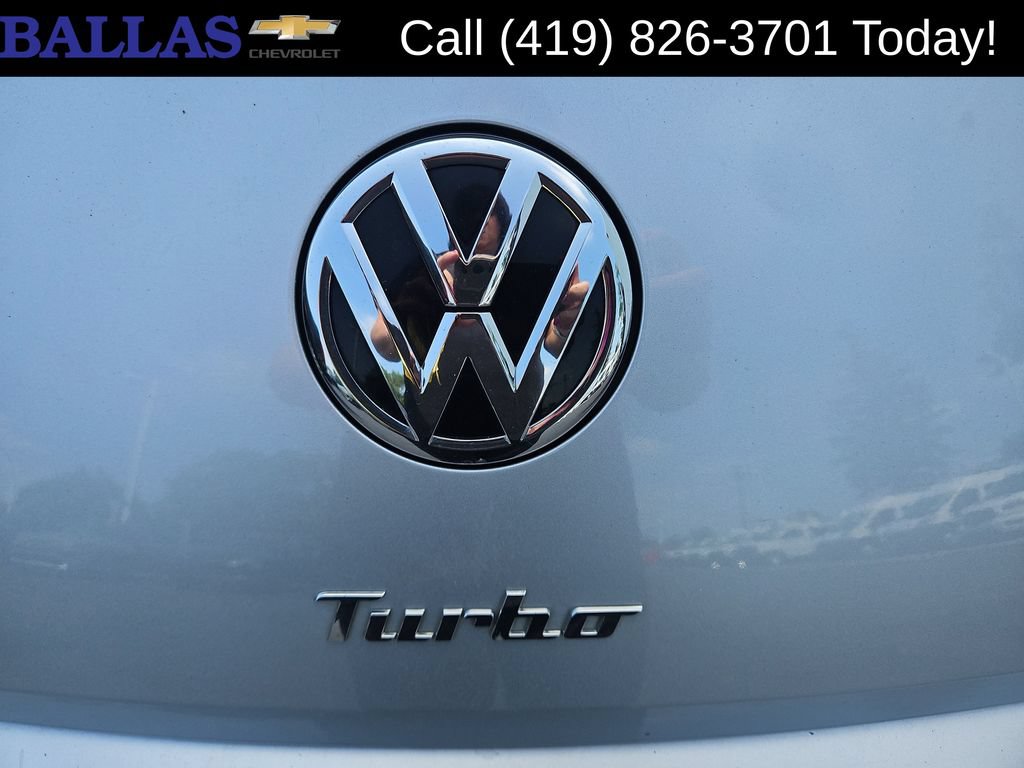 Used 2013 Volkswagen Beetle 2.0T FWD image 28